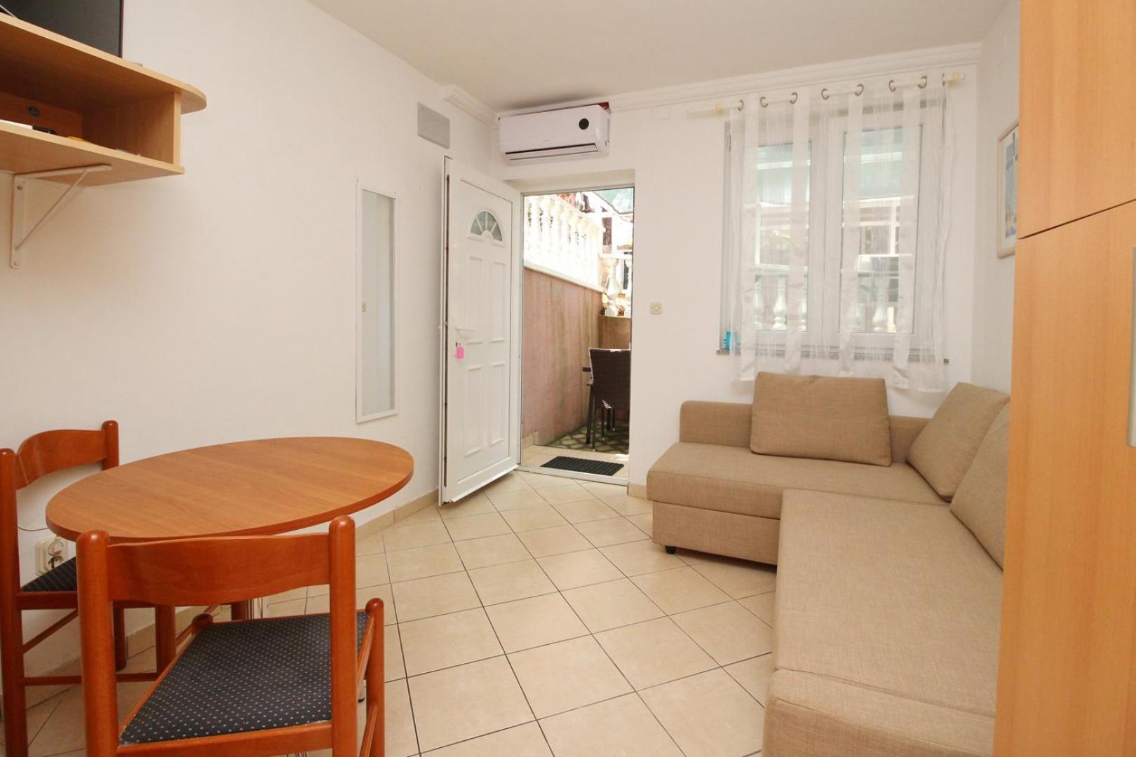Apartments Lovincic Baska  Exterior photo