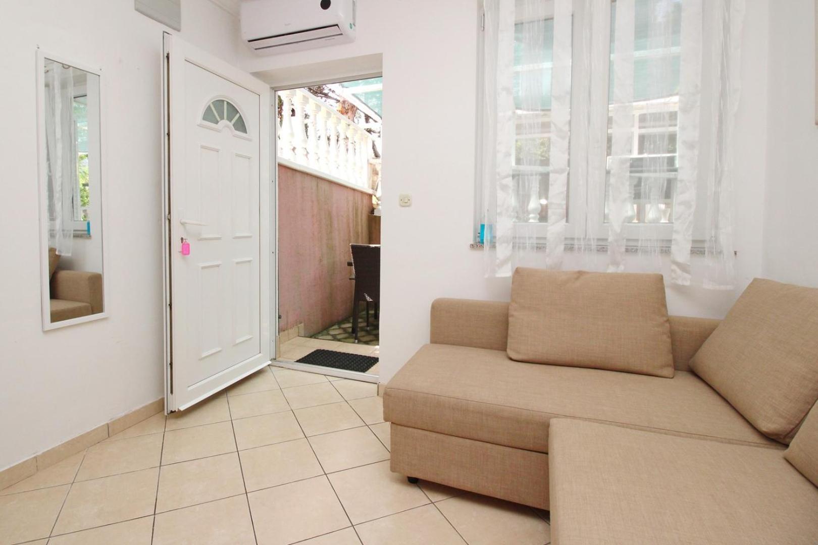 Apartments Lovincic Baska  Exterior photo