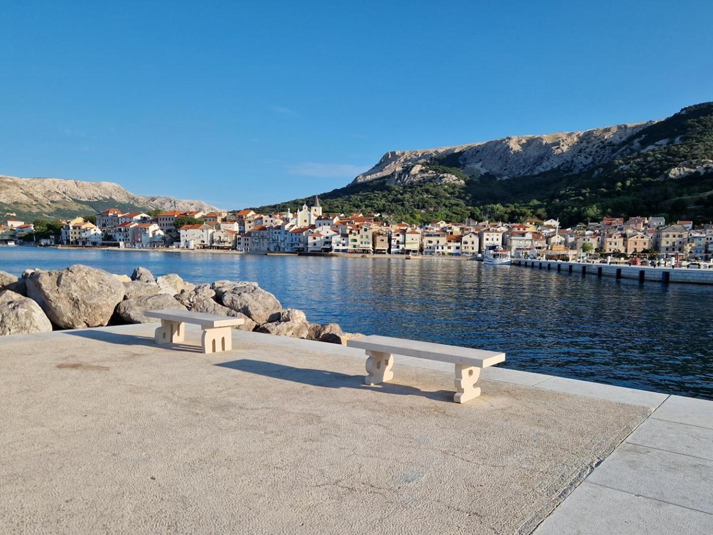 Apartments Lovincic Baska  Exterior photo